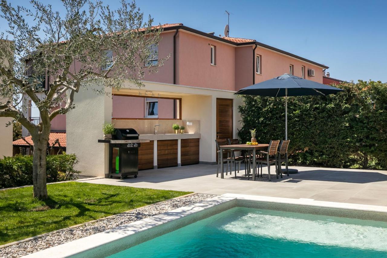 Belvedere Holidays Villas Novigrad  Екстер'єр фото